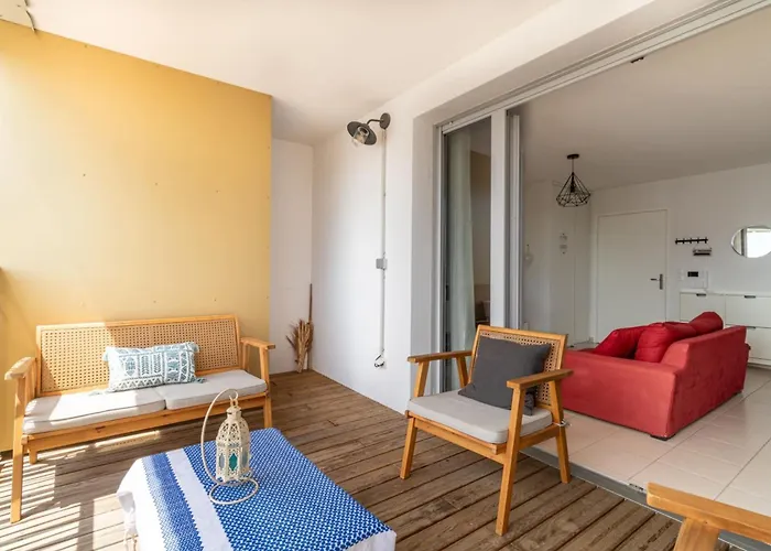 T2 With A Large Furnished Balcony In Διαμέρισμα Τουλούζη