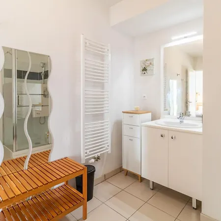 T2 With A Large Furnished Balcony In