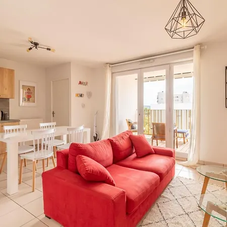 T2 With A Large Furnished Balcony In Apartment *